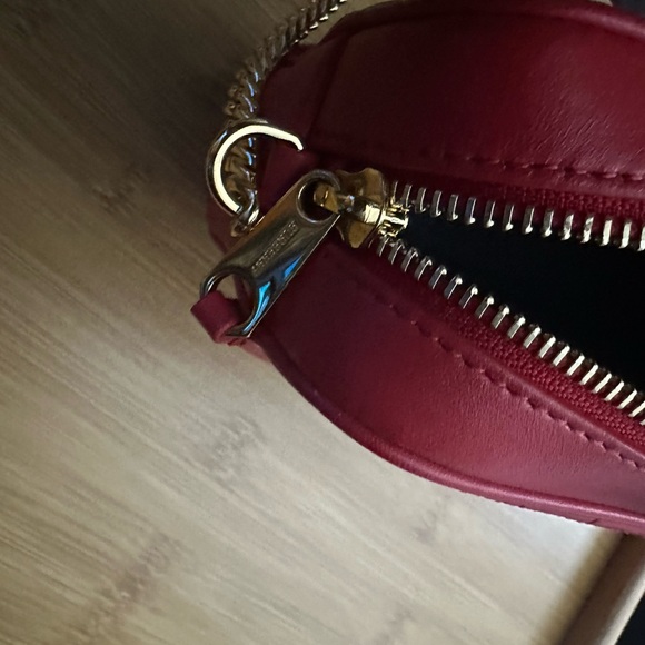 ♥️‼️Burberry Lola Small Quilted Shoulder Bag in color red! - Picture 9 of 9